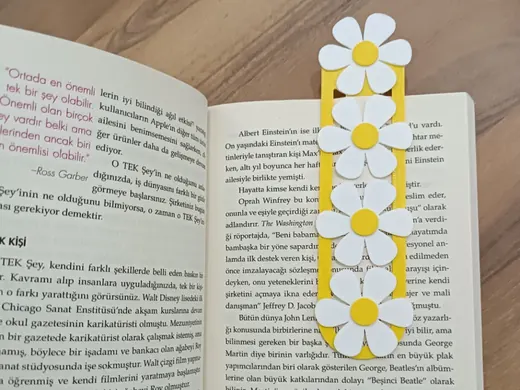 Daisy Page Holder